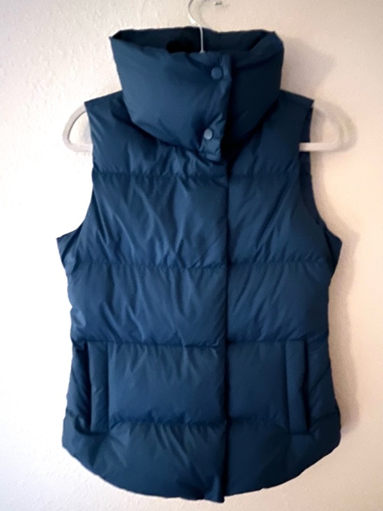 Athleta Jackets & Blazers - Athleta Downtown Puffer Vest in Sardinia Blue Women’s Size Small.